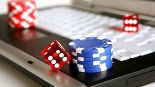 ppp slot လောင်းကစား Myanmar ကစားသမား Wave Money KBZPay ဖြင့် ငွေသွင်းနေသည့်မြင်ကွင်း