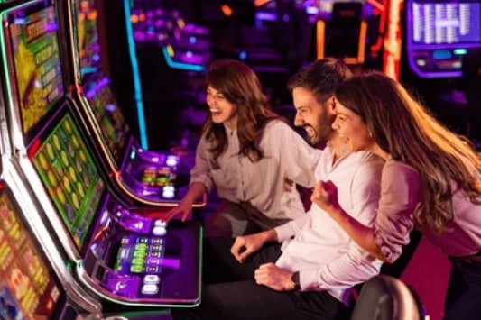 ppp slot VIP ကစားသမား Myanmar MMK ငွေထုတ် fast withdrawal ပြုလုပ်နေသည့်မြင်ကွင်း